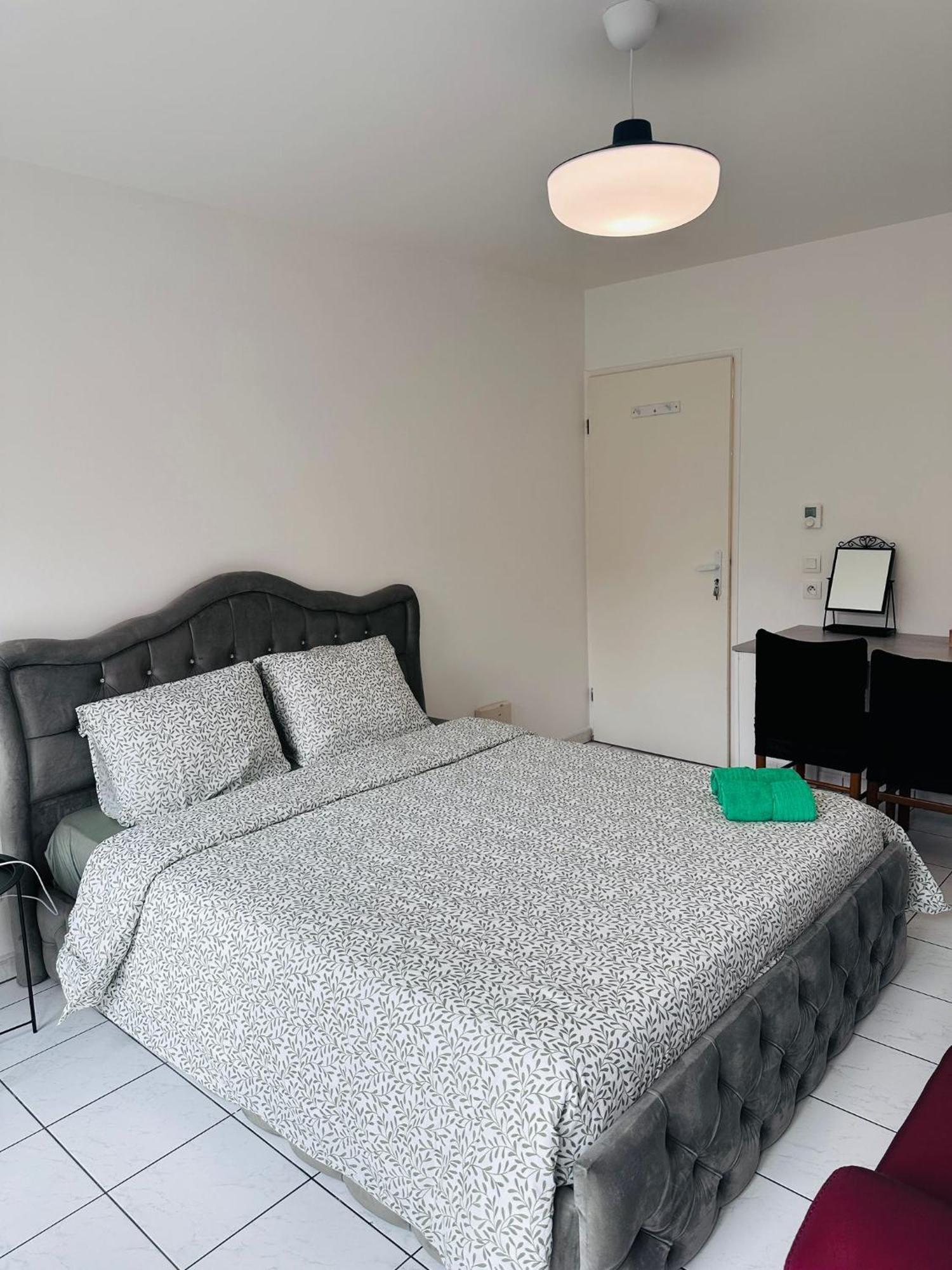 Apartament Sri-Indo Bobigny Paris Zewnętrze zdjęcie
